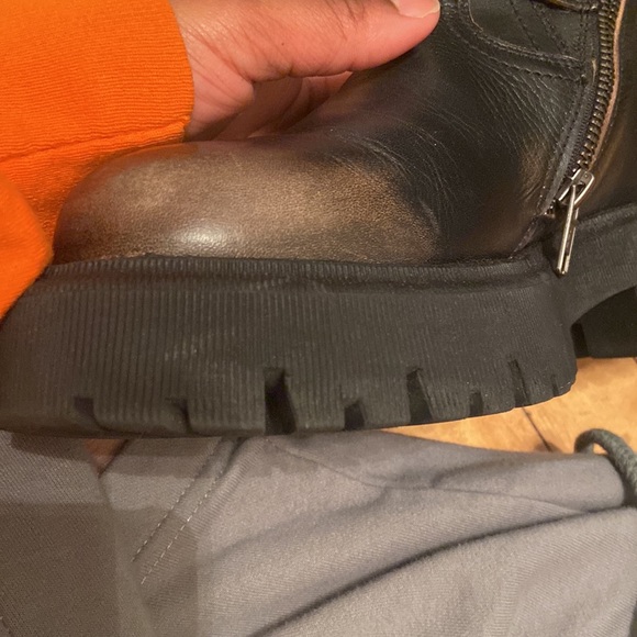 Steve Madden Excursion Black Distressed boots - Picture 7 of 7